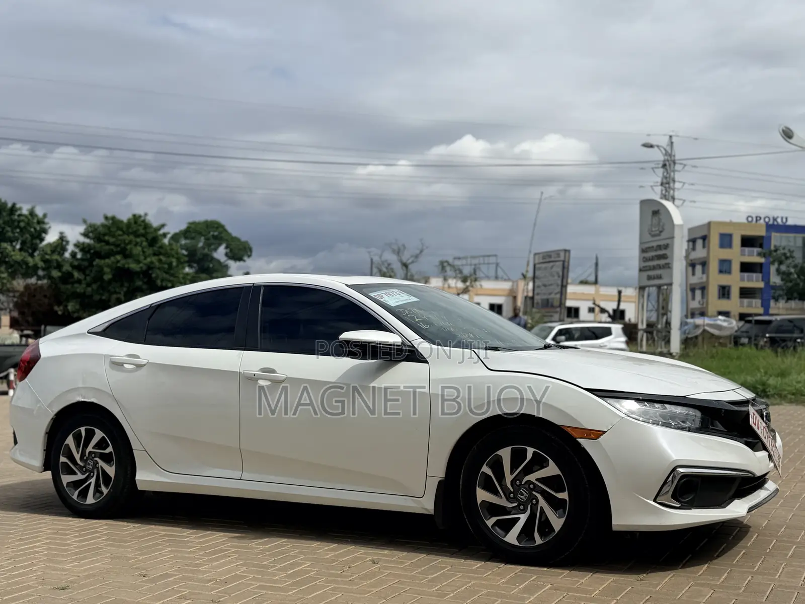 Honda Civic LX 4dr Sedan (2.0L 4cyl) 2016 White