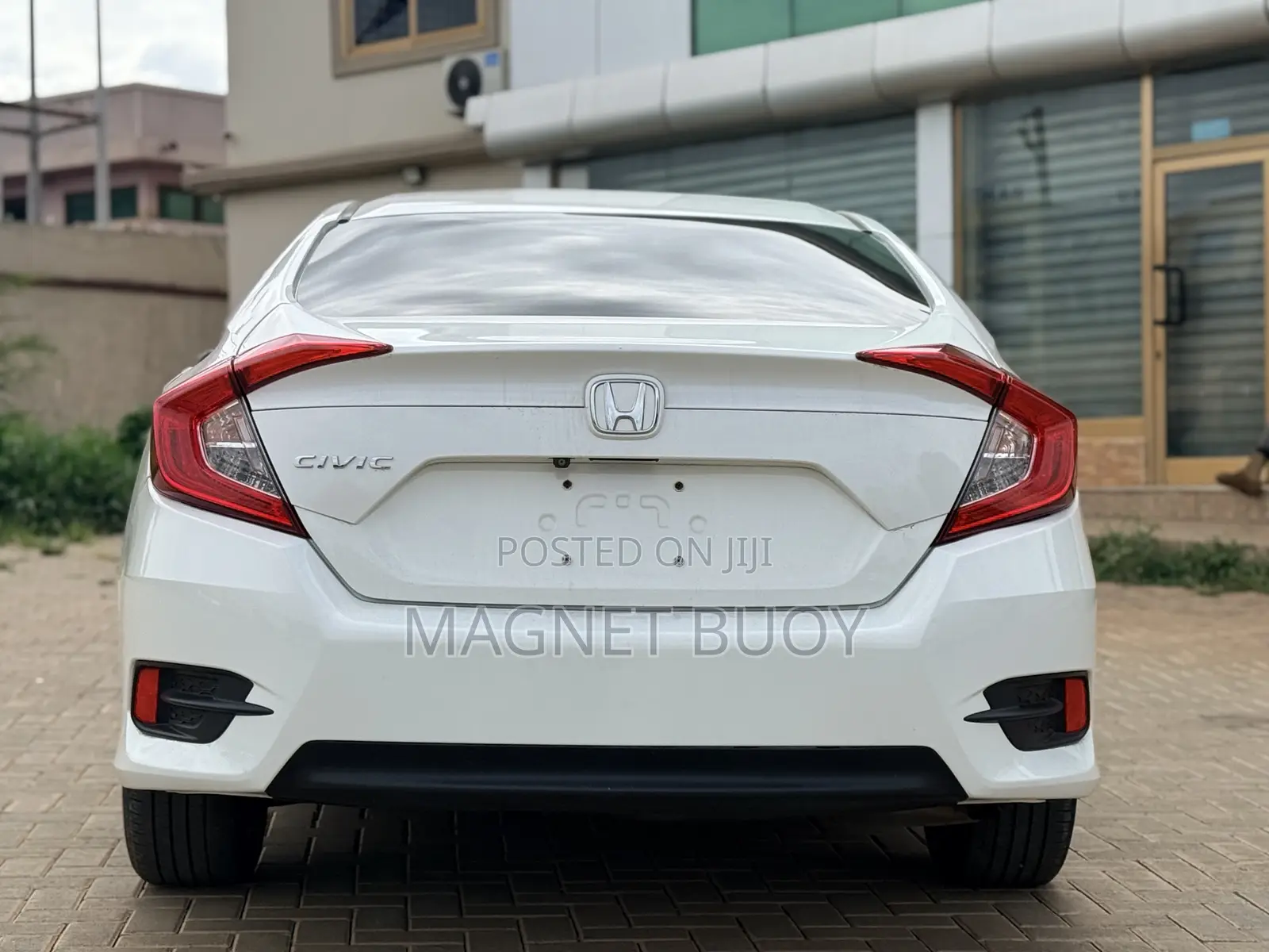 Honda Civic LX 4dr Sedan (2.0L 4cyl) 2016 White