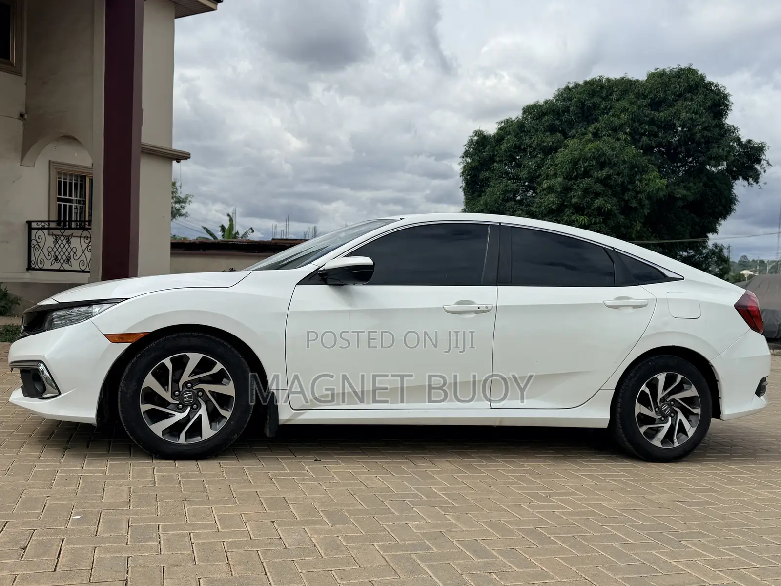 Honda Civic LX 4dr Sedan (2.0L 4cyl) 2016 White
