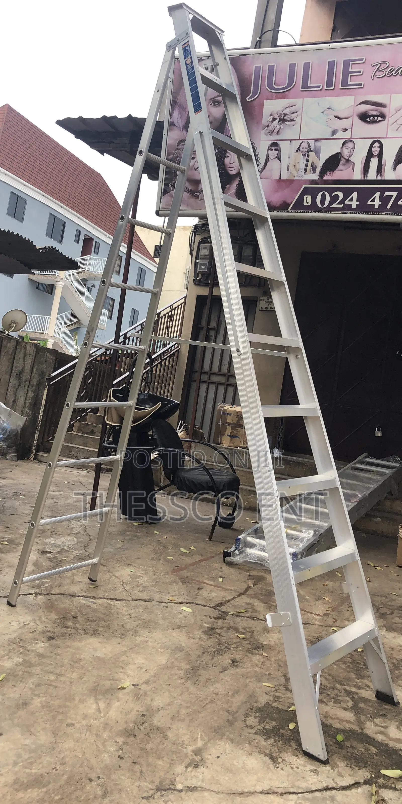 10 Steps a-Shape Ladder