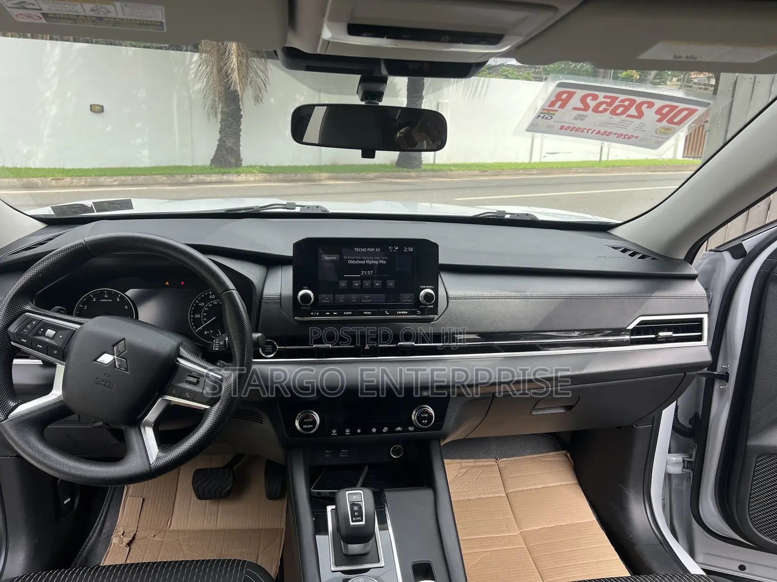Mitsubishi Outlander SEL Launch Edition 2022 White