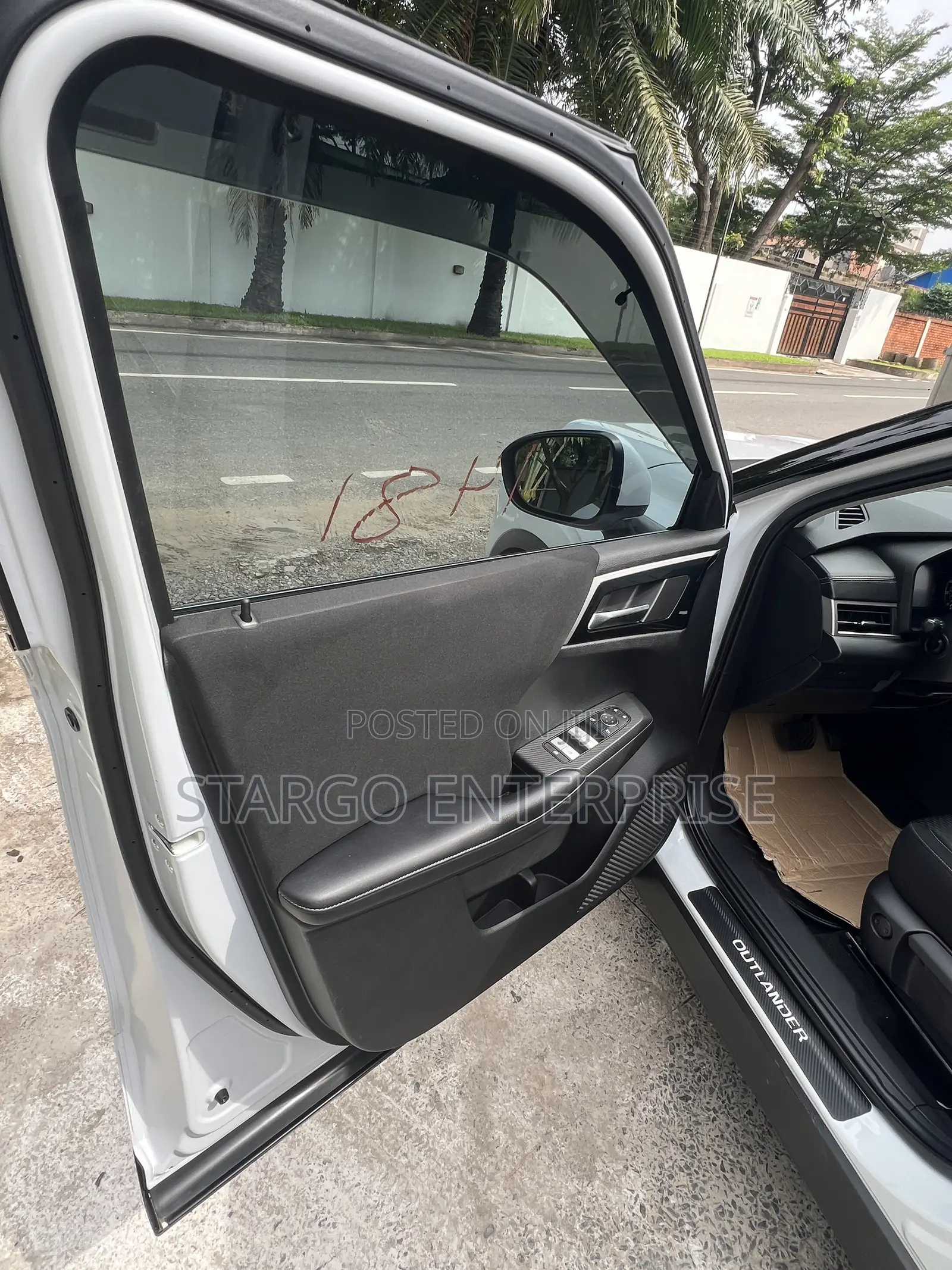 Mitsubishi Outlander SEL Launch Edition 2022 White