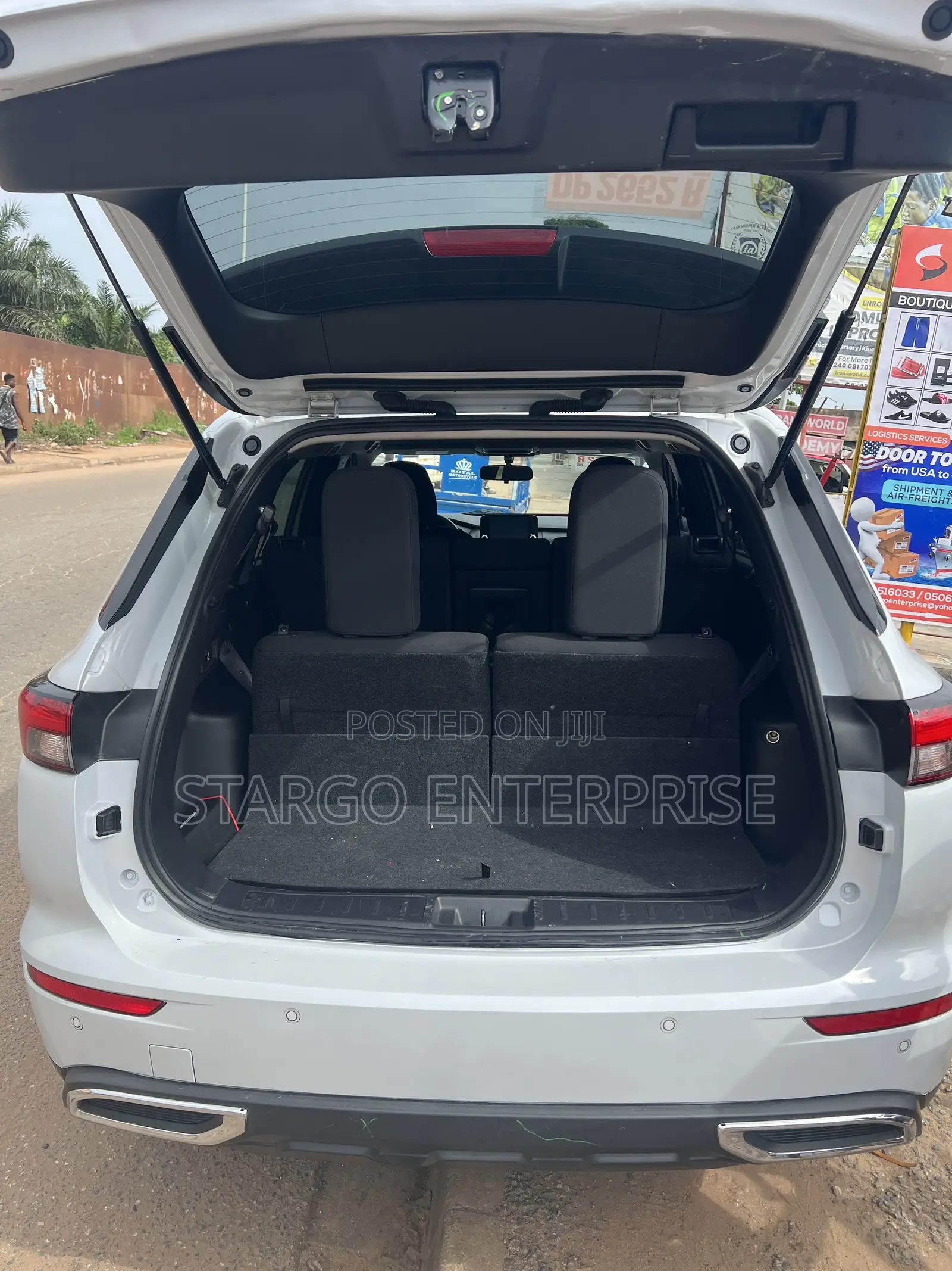 Mitsubishi Outlander SEL Launch Edition 2022 White