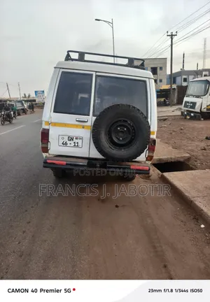 Toyota Land Cruiser 2011 White