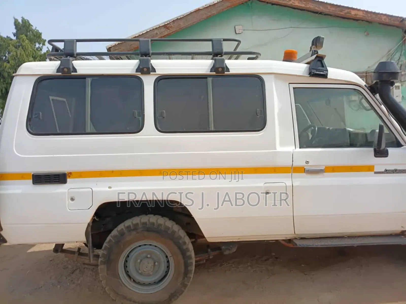 Toyota Land Cruiser 2011 White