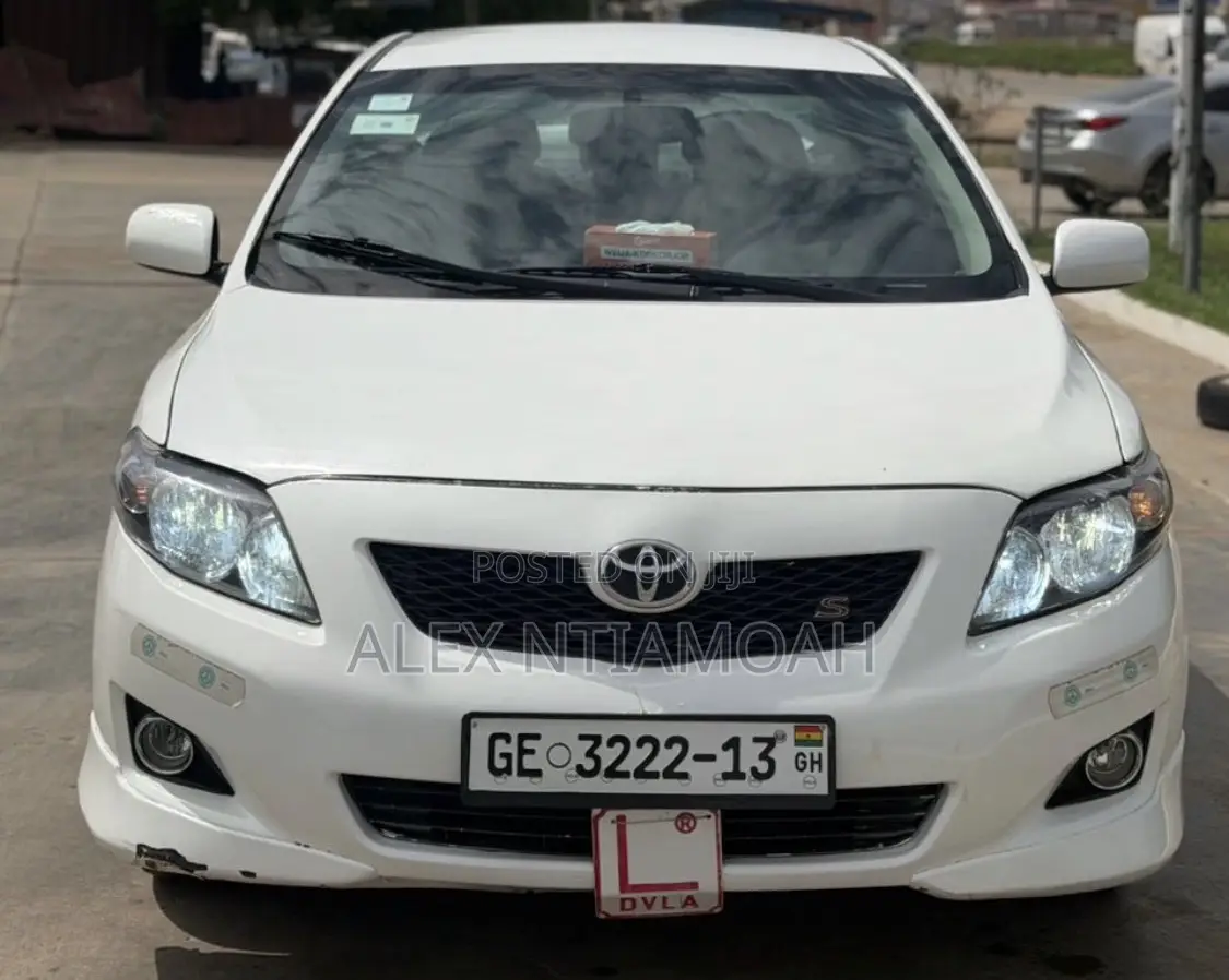 Toyota Corolla 2010 White