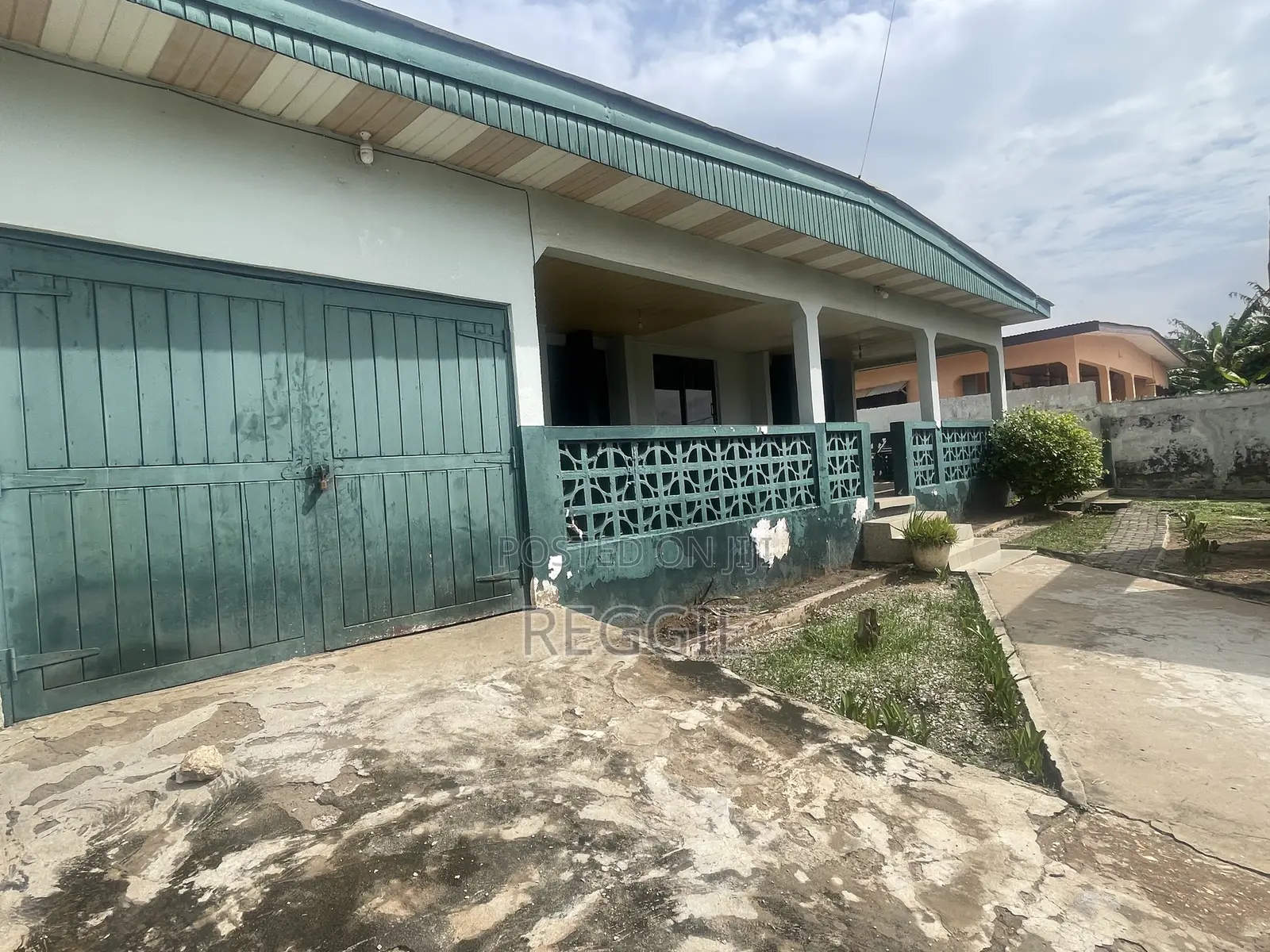 Furnished 5bdrm House in Mallam Onyinase for sale