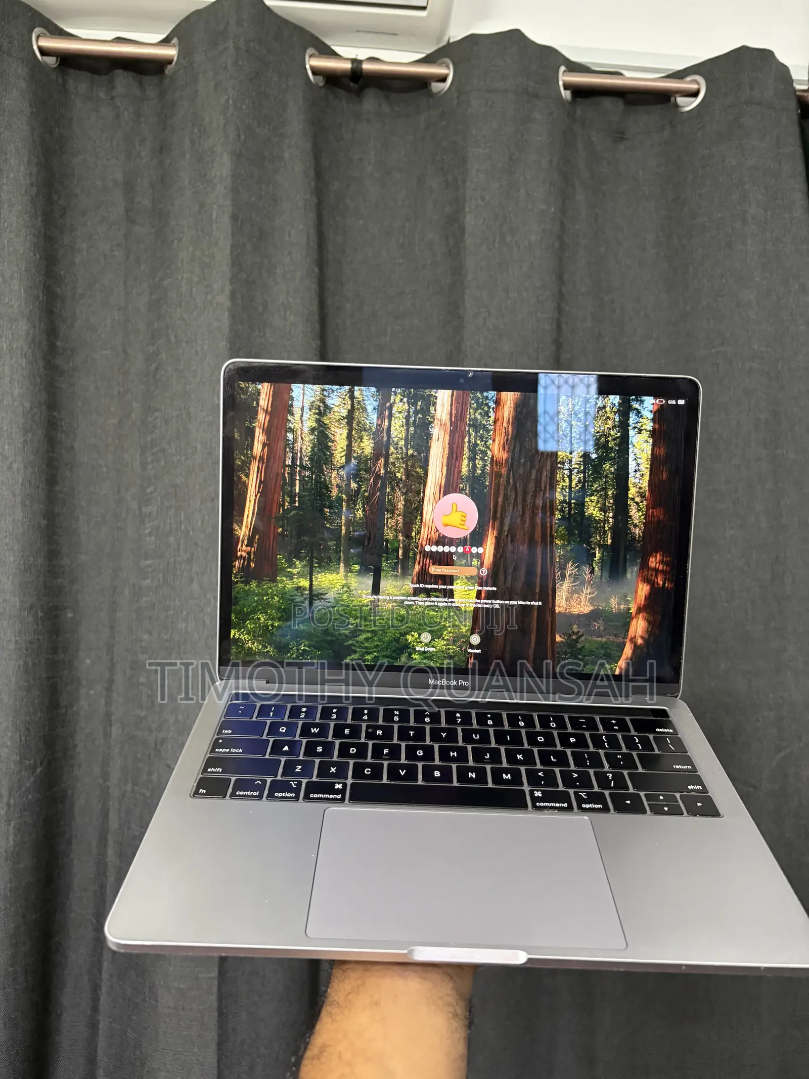 Laptop Apple MacBook Pro 2018 8GB Intel Core i5 SSHD (Hybrid) 256GB