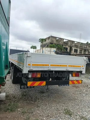 9.5 Tons Double Axle Truck
