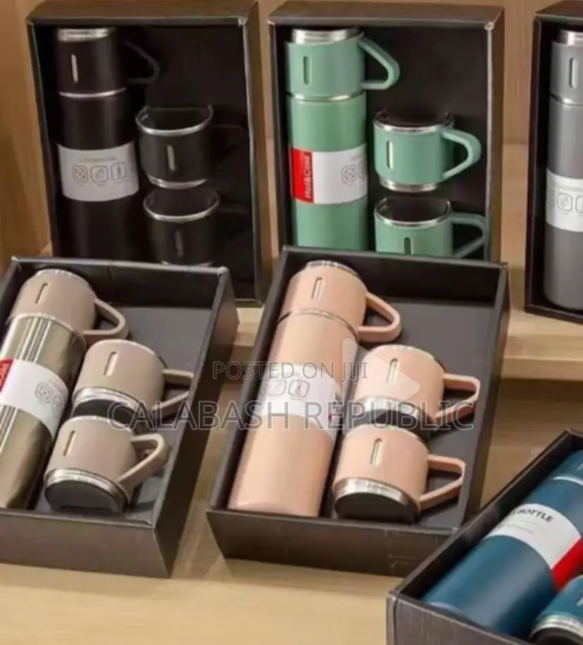 500ml Vacuum Flask With Two Extra Cups.