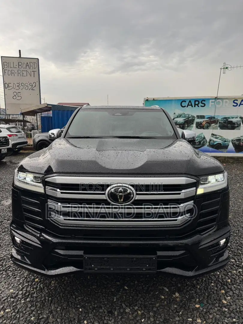 Toyota Land Cruiser LC300 2025 Black