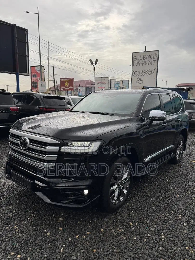 Toyota Land Cruiser LC300 2025 Black