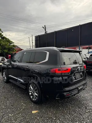 Toyota Land Cruiser LC300 2025 Black