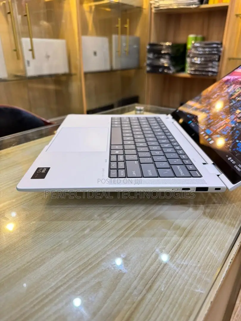 New Laptop HP EliteBook X360 1040 G11 32GB Intel Core Ultra 7 SSD 512GB