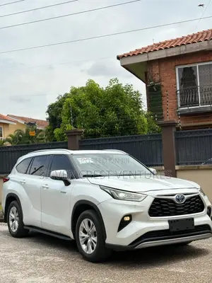 Toyota Highlander XLE 2021 White