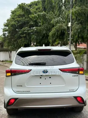 Toyota Highlander XLE 2021 White