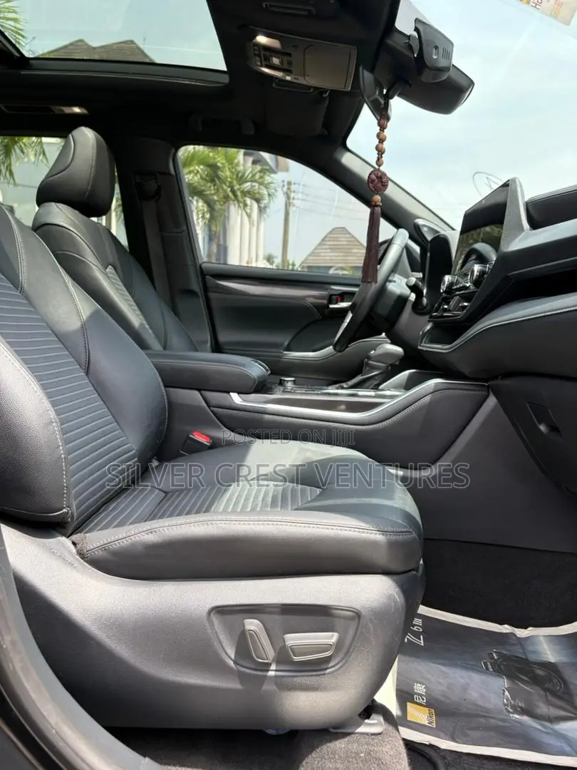 Toyota Highlander XLE 2021 White
