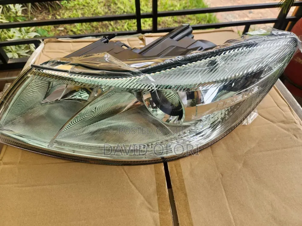 Skoda Octavia 2009-2014 Headlight With Octavia Inscription