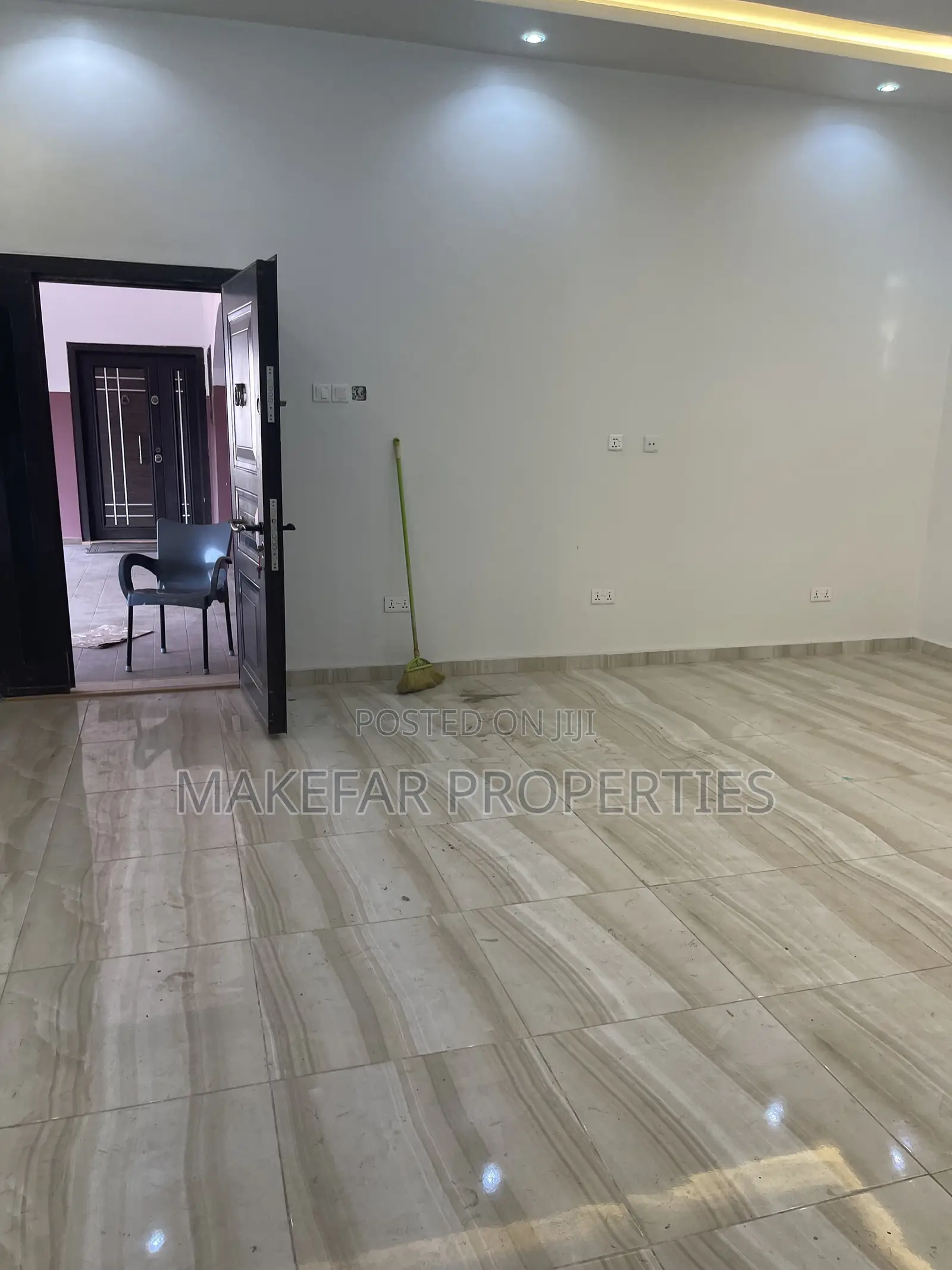 2bdrm Apartment in American House for rent