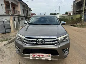 Toyota Hilux Revo Double Cab Deisel 2.4 AWD 2019 Gray