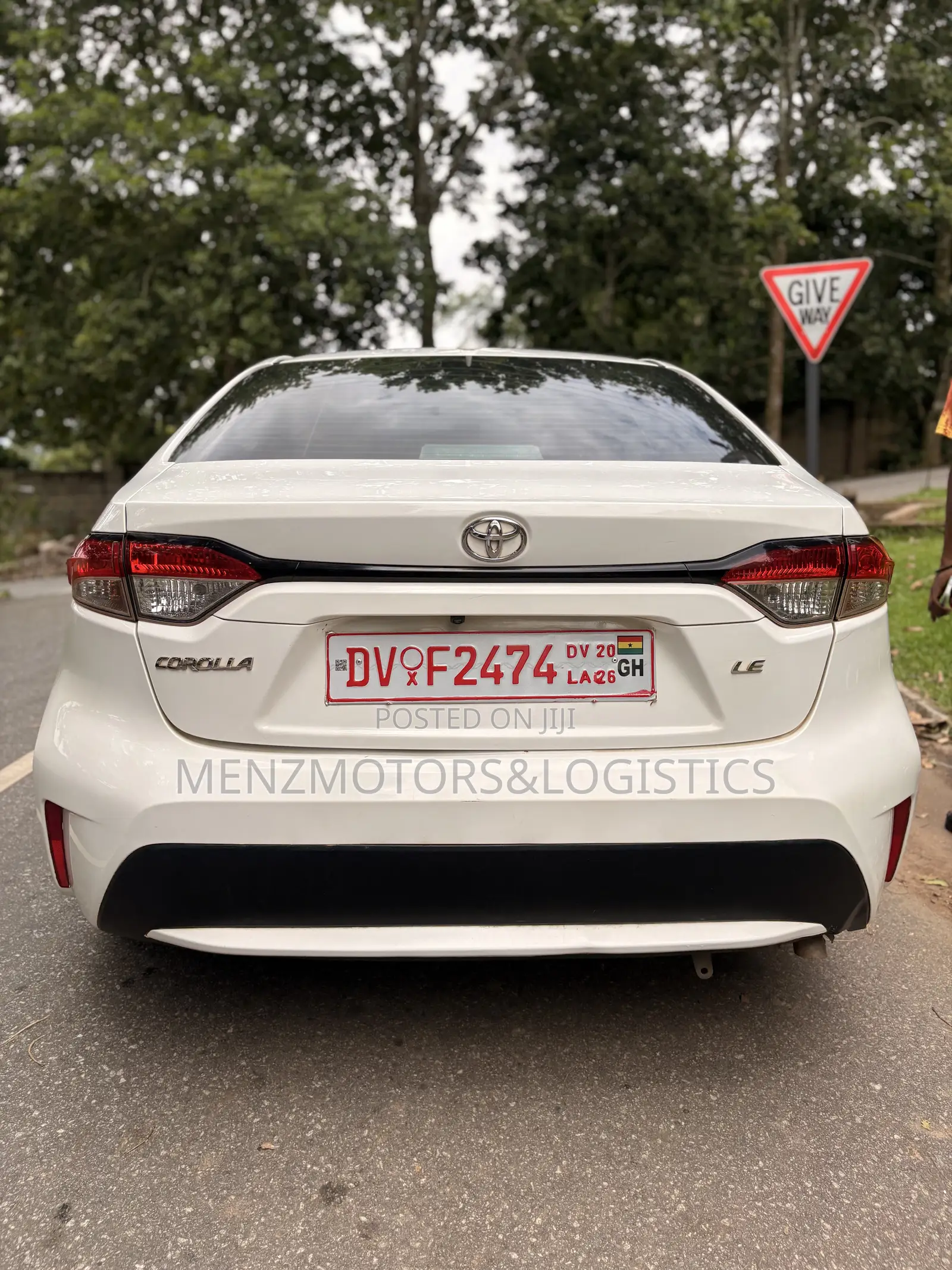 Toyota Corolla LE 2020 White