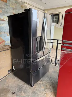 Lg - 4 Door French Door Refrigerator ( Used )