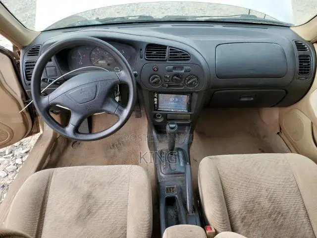 Mitsubishi Mirage 2000 Black