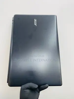 Laptop Acer Aspire E1-522 4GB AMD Ryzen 5 HDD 320GB