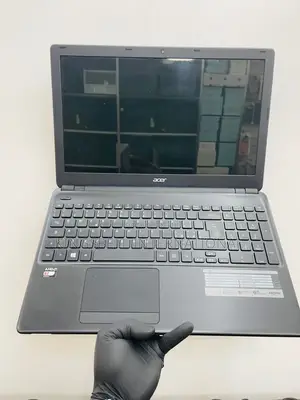 Laptop Acer Aspire E1-522 4GB AMD Ryzen 5 HDD 320GB