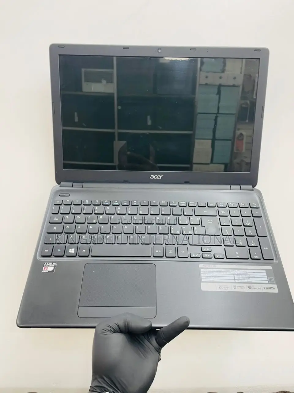 Laptop Acer Aspire E1-522 4GB AMD Ryzen 5 HDD 320GB