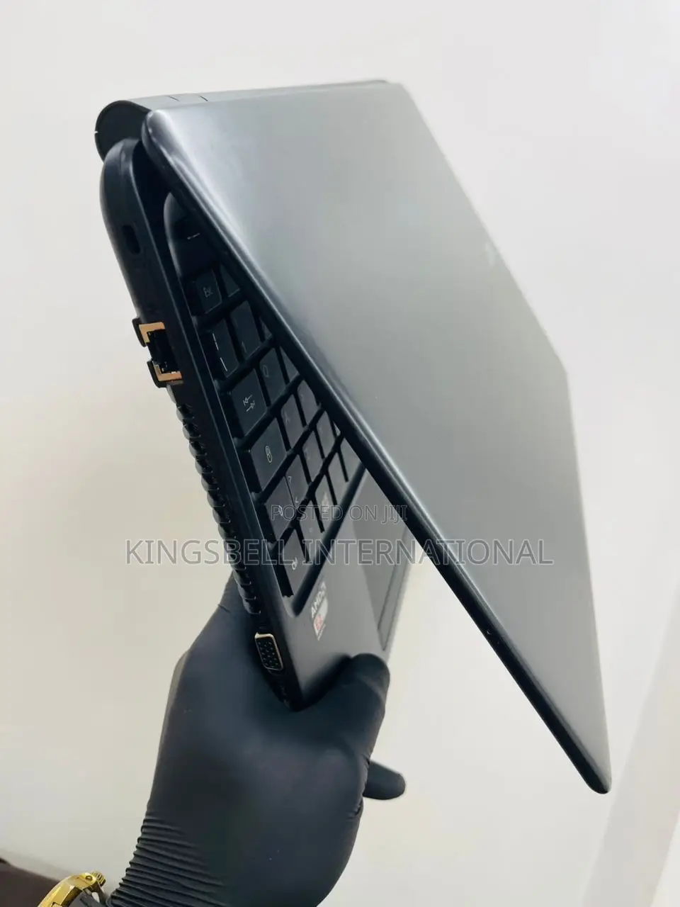 Laptop Acer Aspire E1-522 4GB AMD Ryzen 5 HDD 320GB