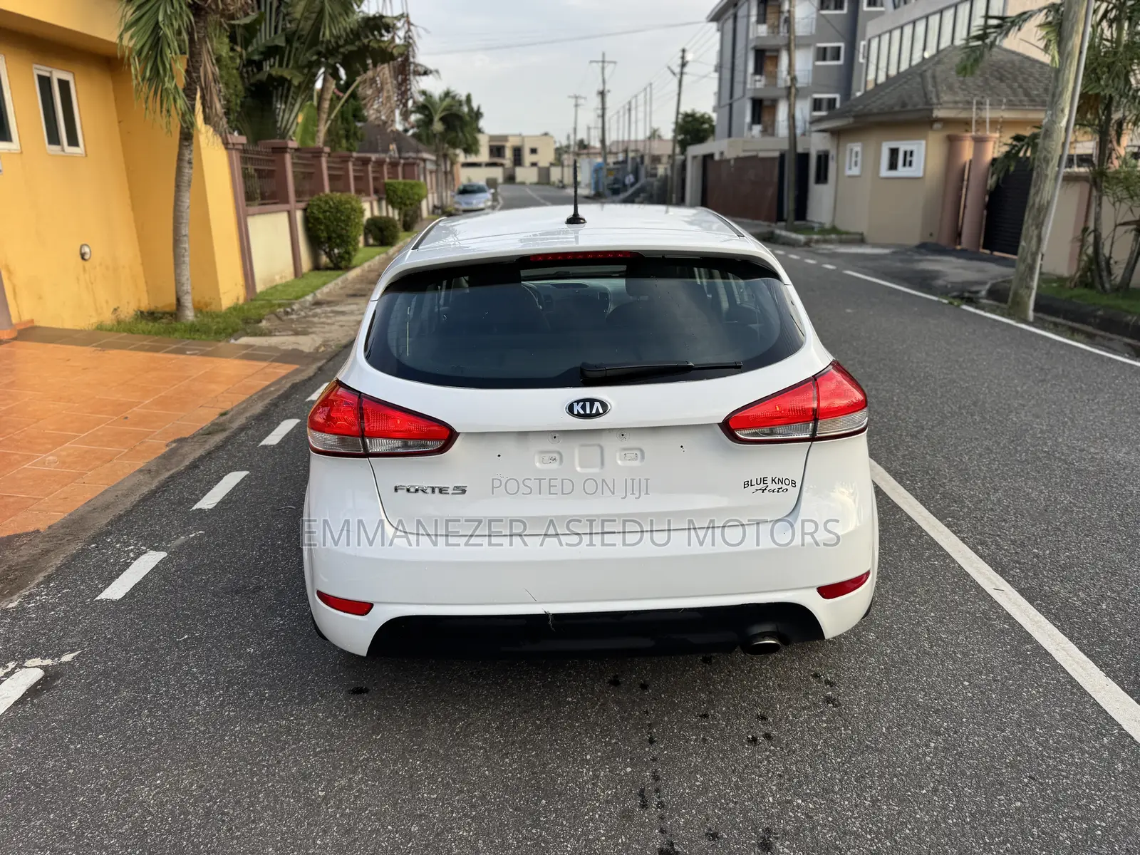 Kia Forte EX Hatchback 2017 White