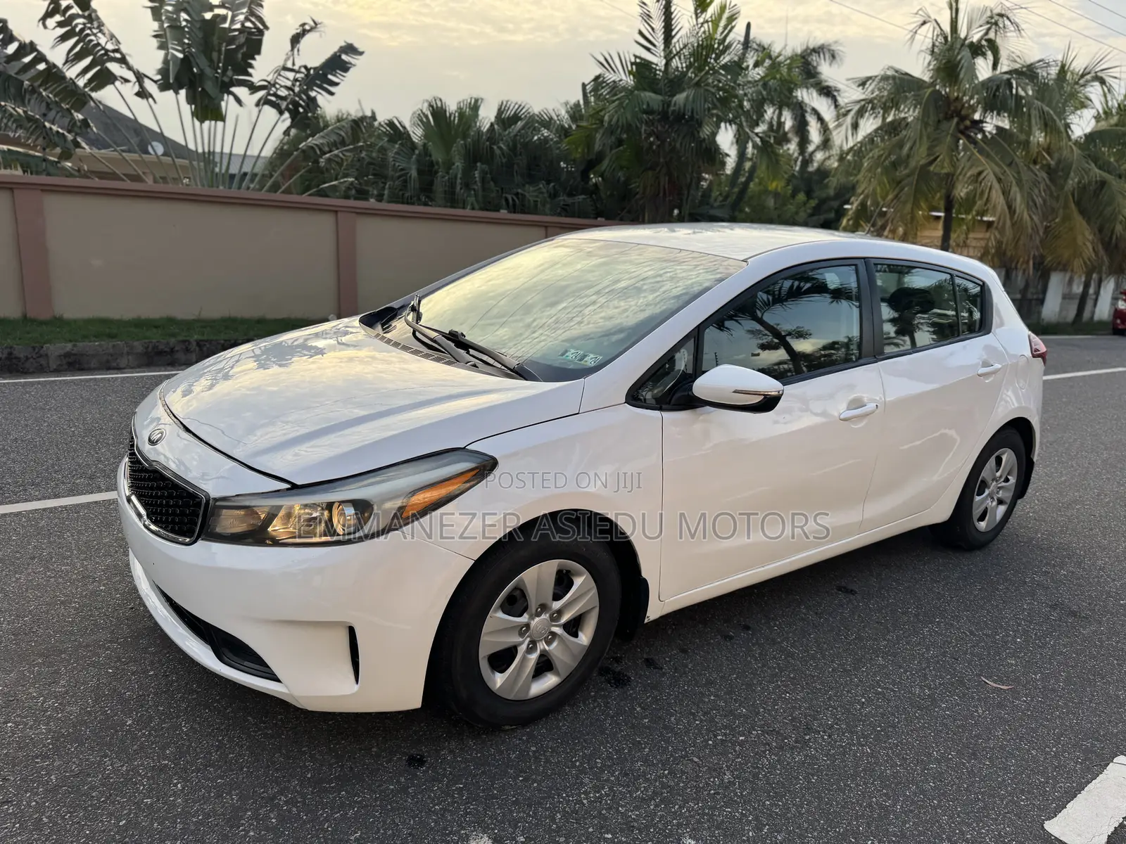 Kia Forte EX Hatchback 2017 White