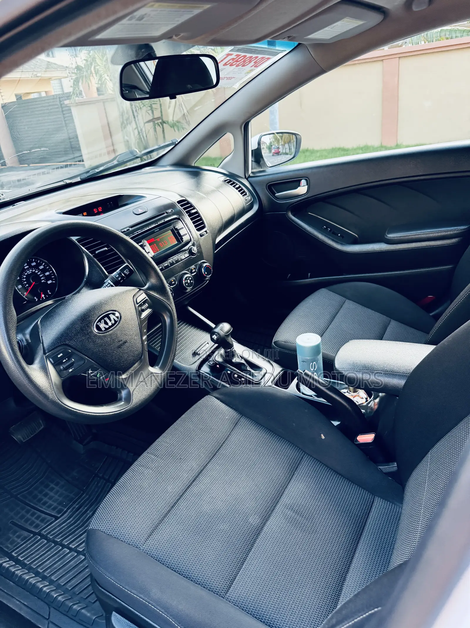 Kia Forte EX Hatchback 2017 White