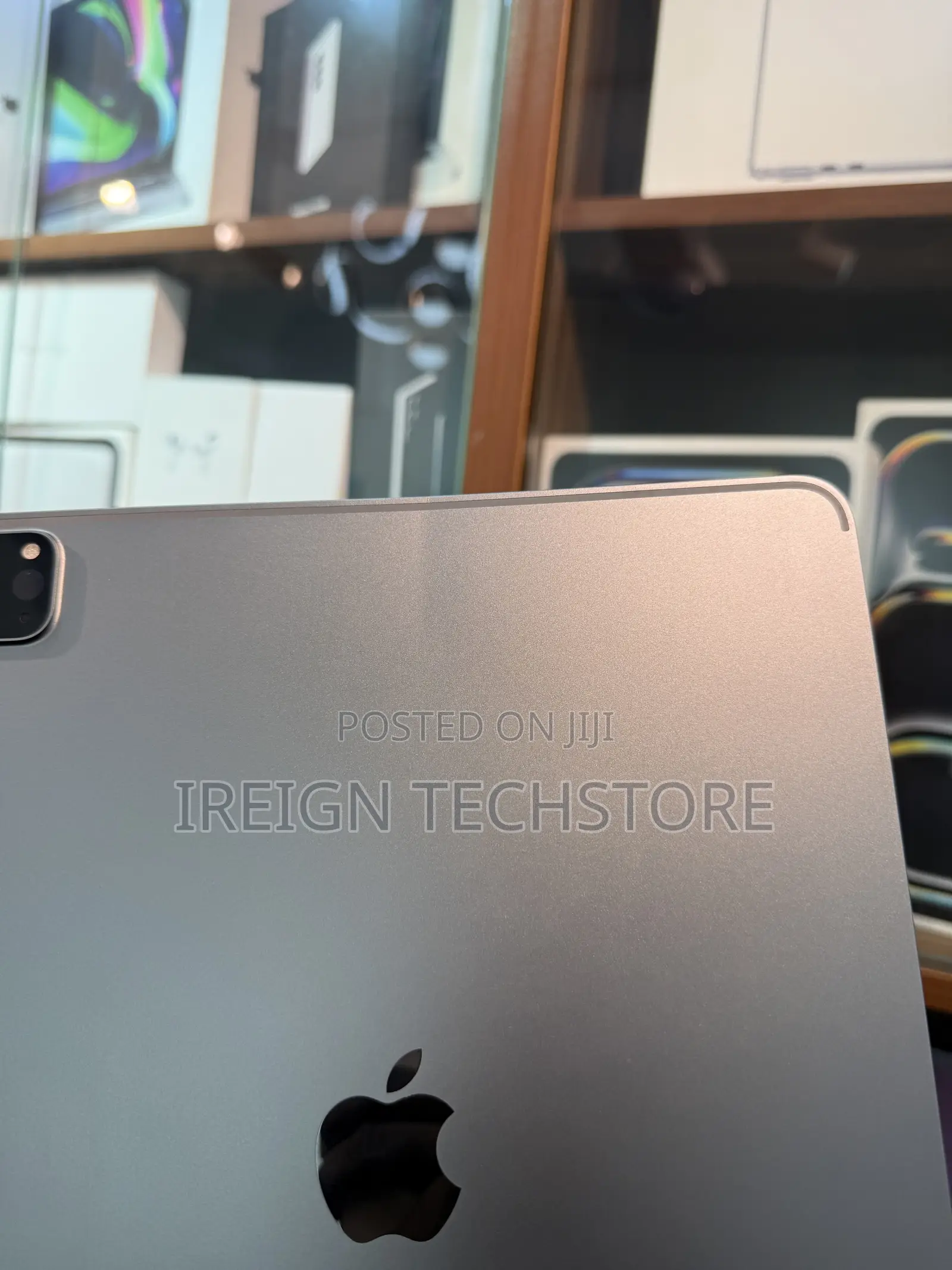 Apple iPad Pro 12.9 (2022) 128 GB Gray