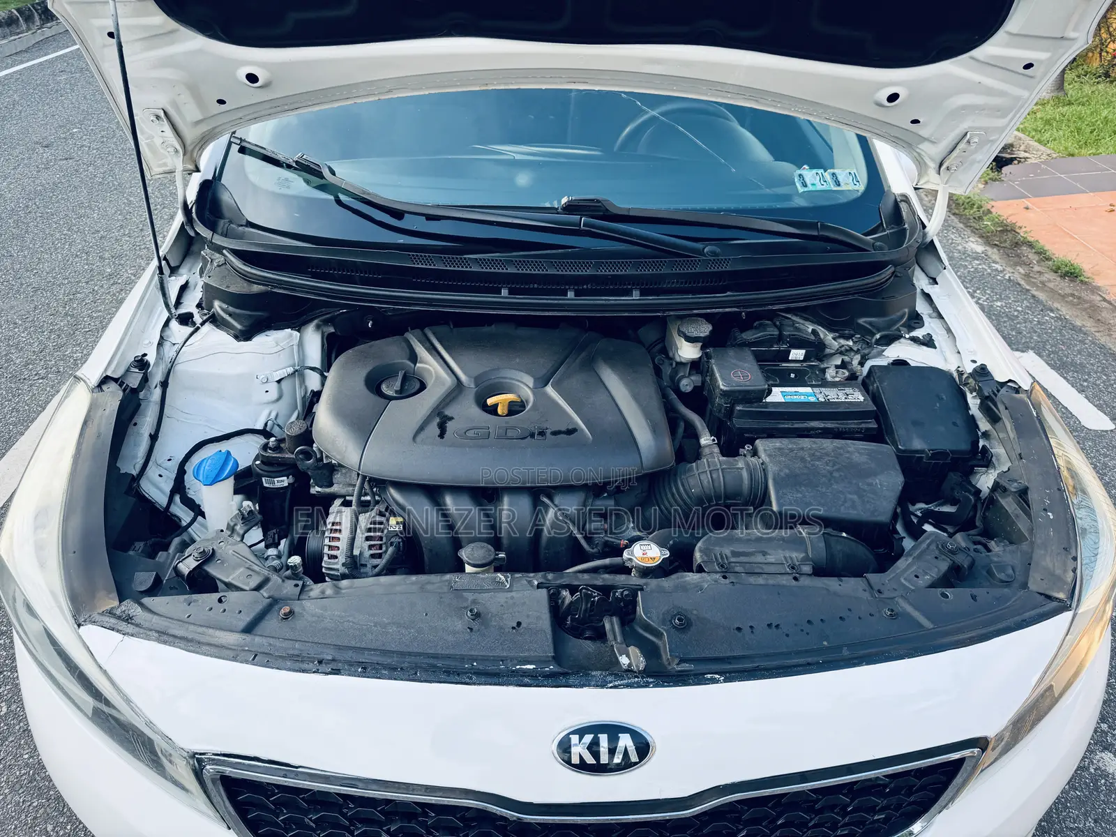 Kia Forte EX Hatchback 2017 White