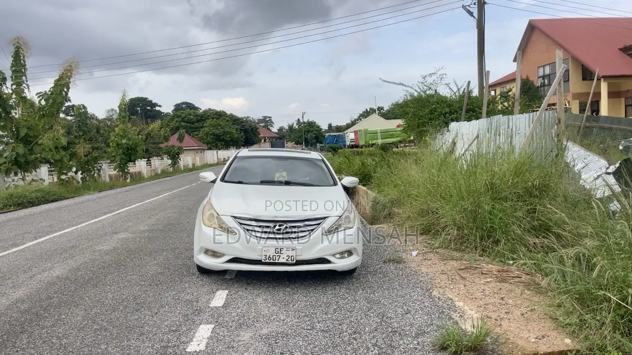 Hyundai Sonata Limited 2.0T Sedan (2.0L 4cyl 6A) 2013 White