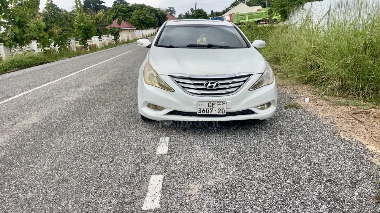 Hyundai Sonata Limited 2.0T Sedan (2.0L 4cyl 6A) 2013 White