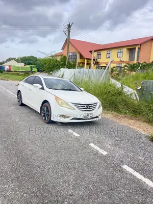 Hyundai Sonata Limited 2.0T Sedan (2.0L 4cyl 6A) 2013 White