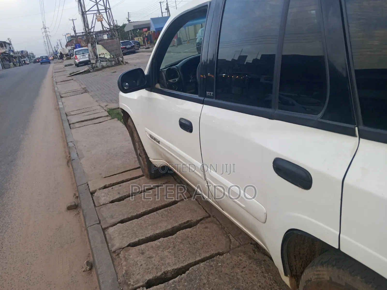 GMC Envoy 2009 White