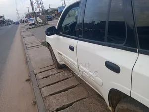 GMC Envoy 2009 White