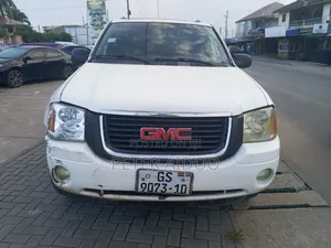 GMC Envoy 2009 White