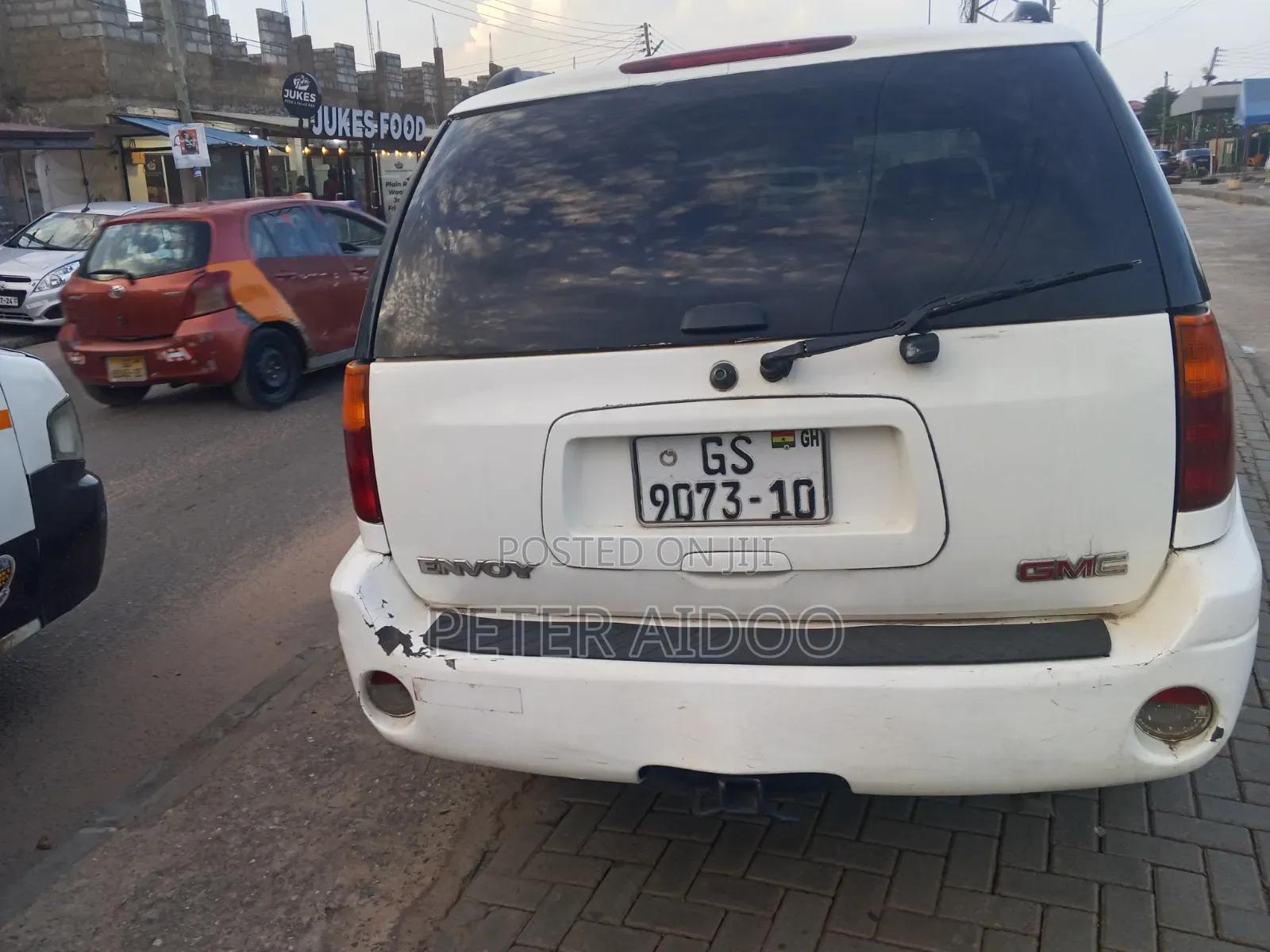 GMC Envoy 2009 White