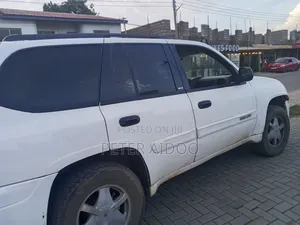 GMC Envoy 2009 White