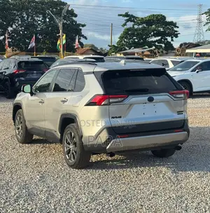 Toyota RAV4 Limited AWD 2023 Silver