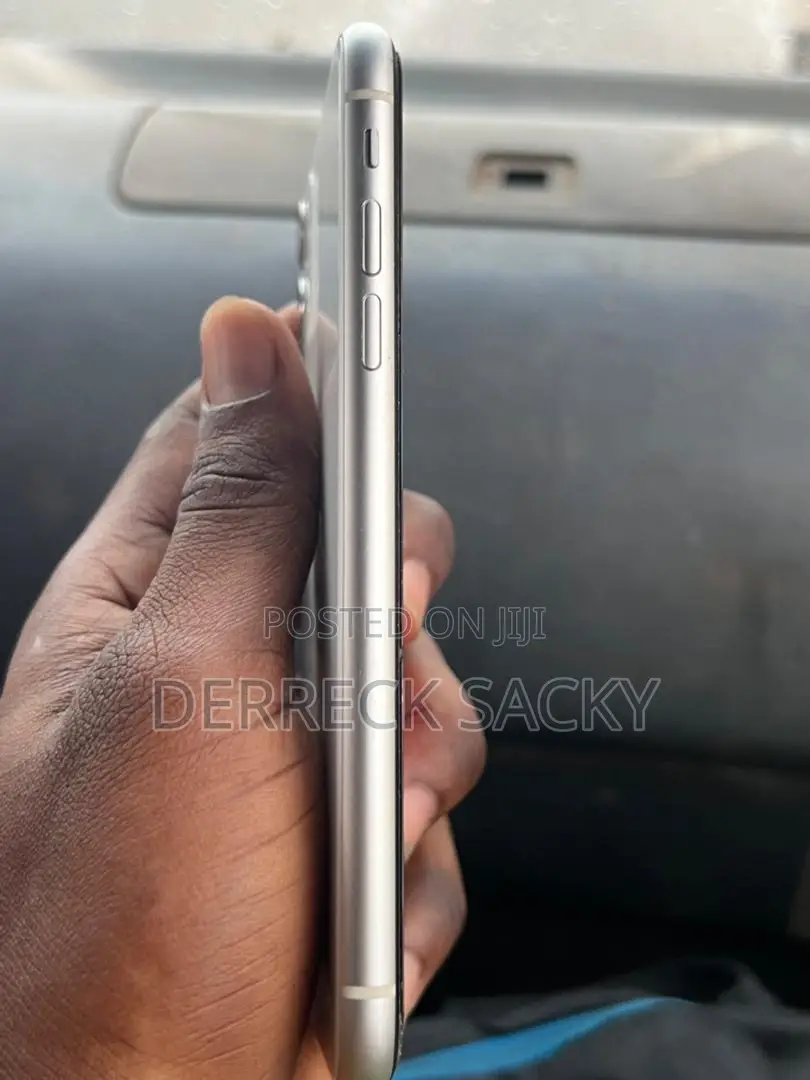 Apple iPhone 11 64 GB White