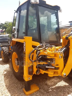 JCB Back Hole