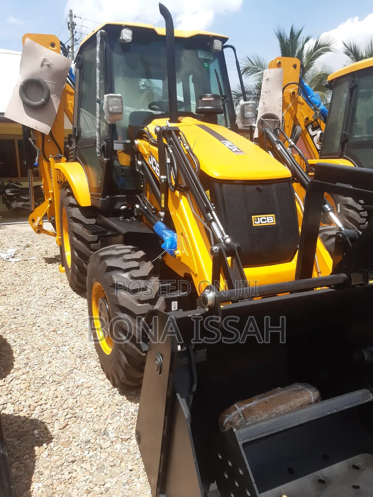 JCB Back Hole