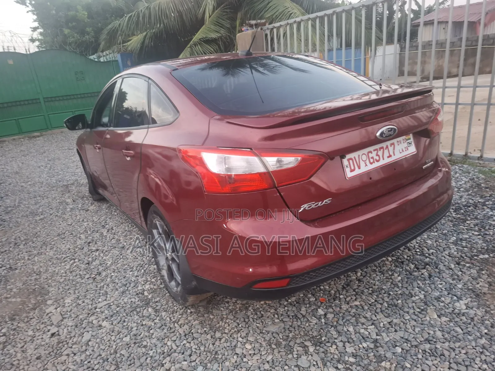 Ford Focus SE 4dr Hatchback (2.0L 4cyl 5M) 2015 Red