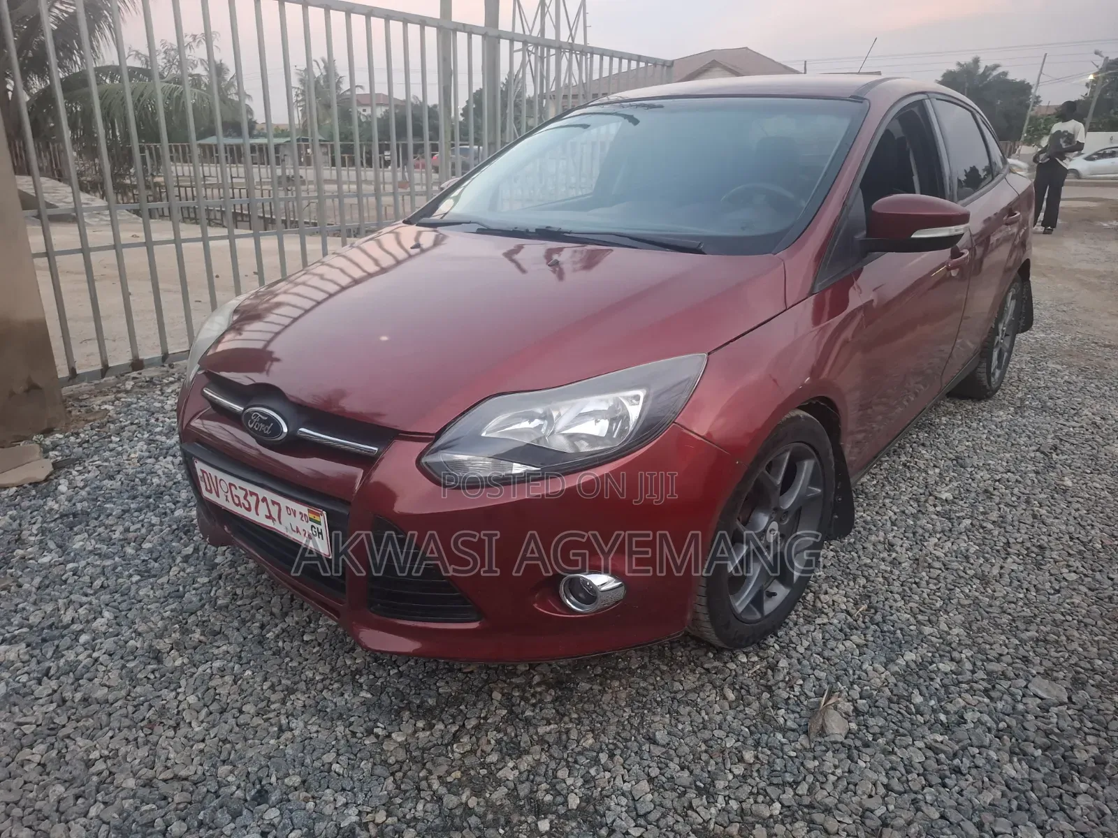 Ford Focus SE 4dr Hatchback (2.0L 4cyl 5M) 2015 Red